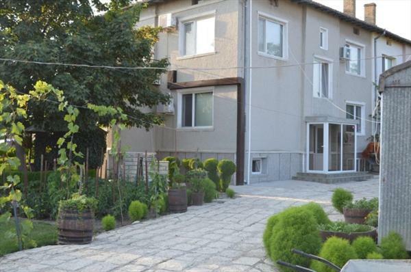 Къща За Гости "Черната Роза" Bŭlgarevo Dış mekan fotoğraf