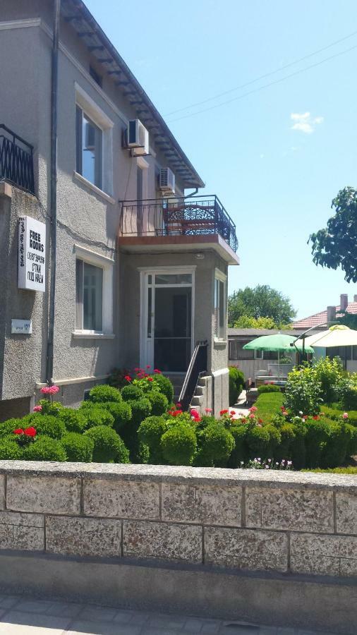Къща За Гости "Черната Роза" Bŭlgarevo Dış mekan fotoğraf